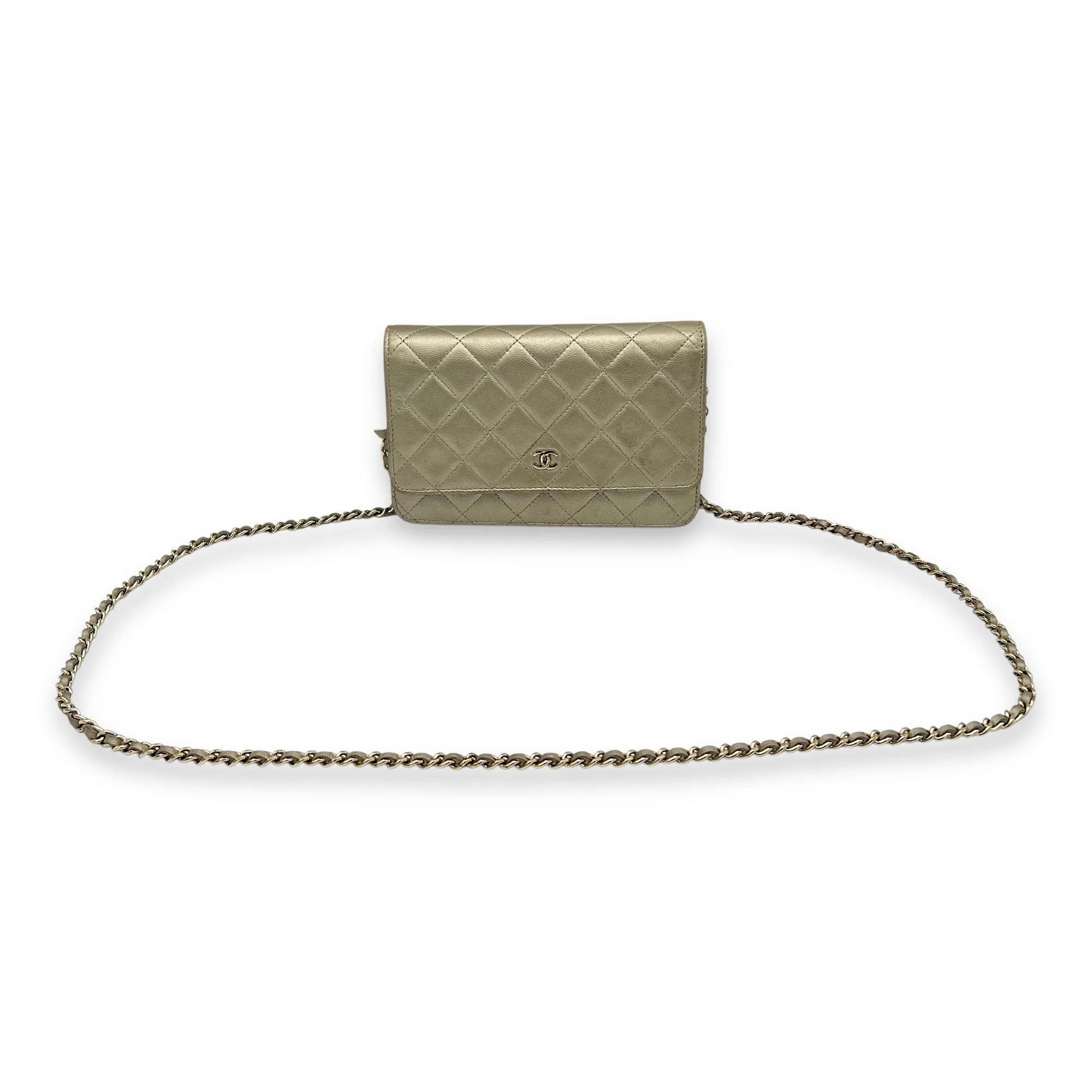 Classic Wallet On Chain Gold in Calfskin, Gold hardware