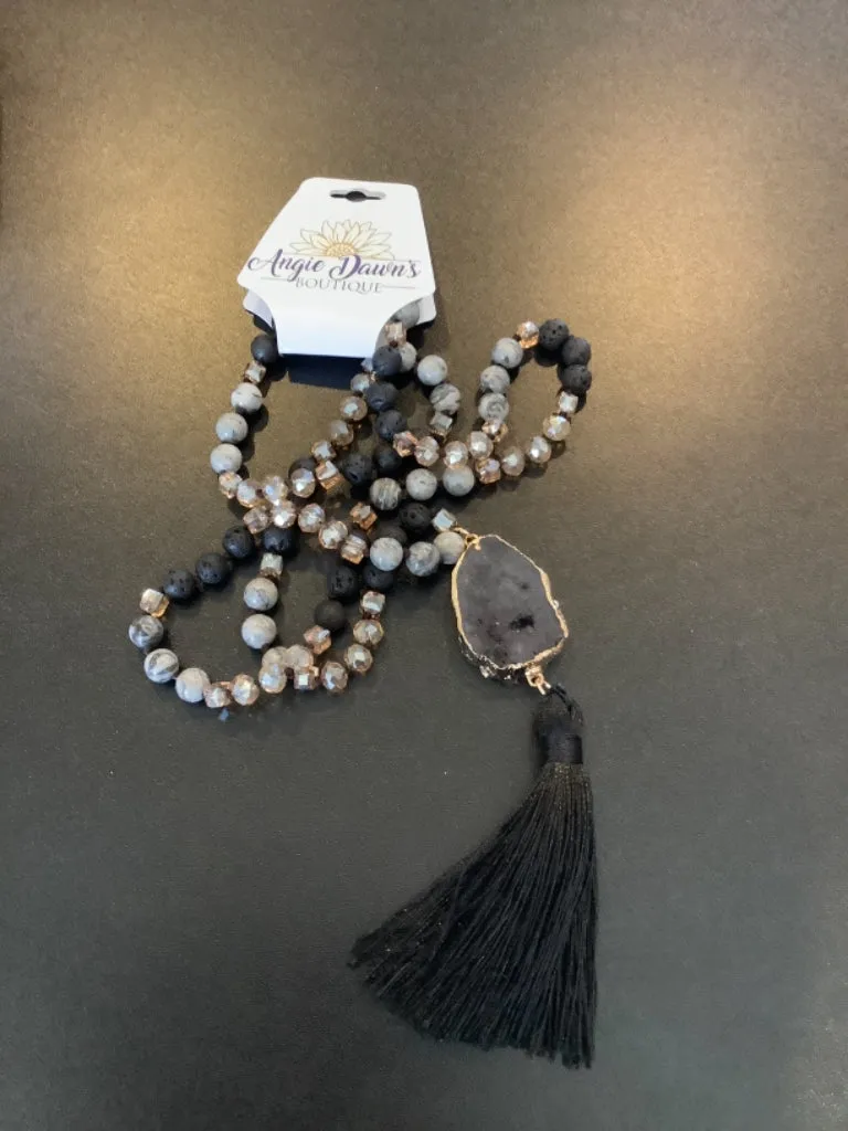 Glossy-coated  Beaded necklace with Geode Stone and Tassel