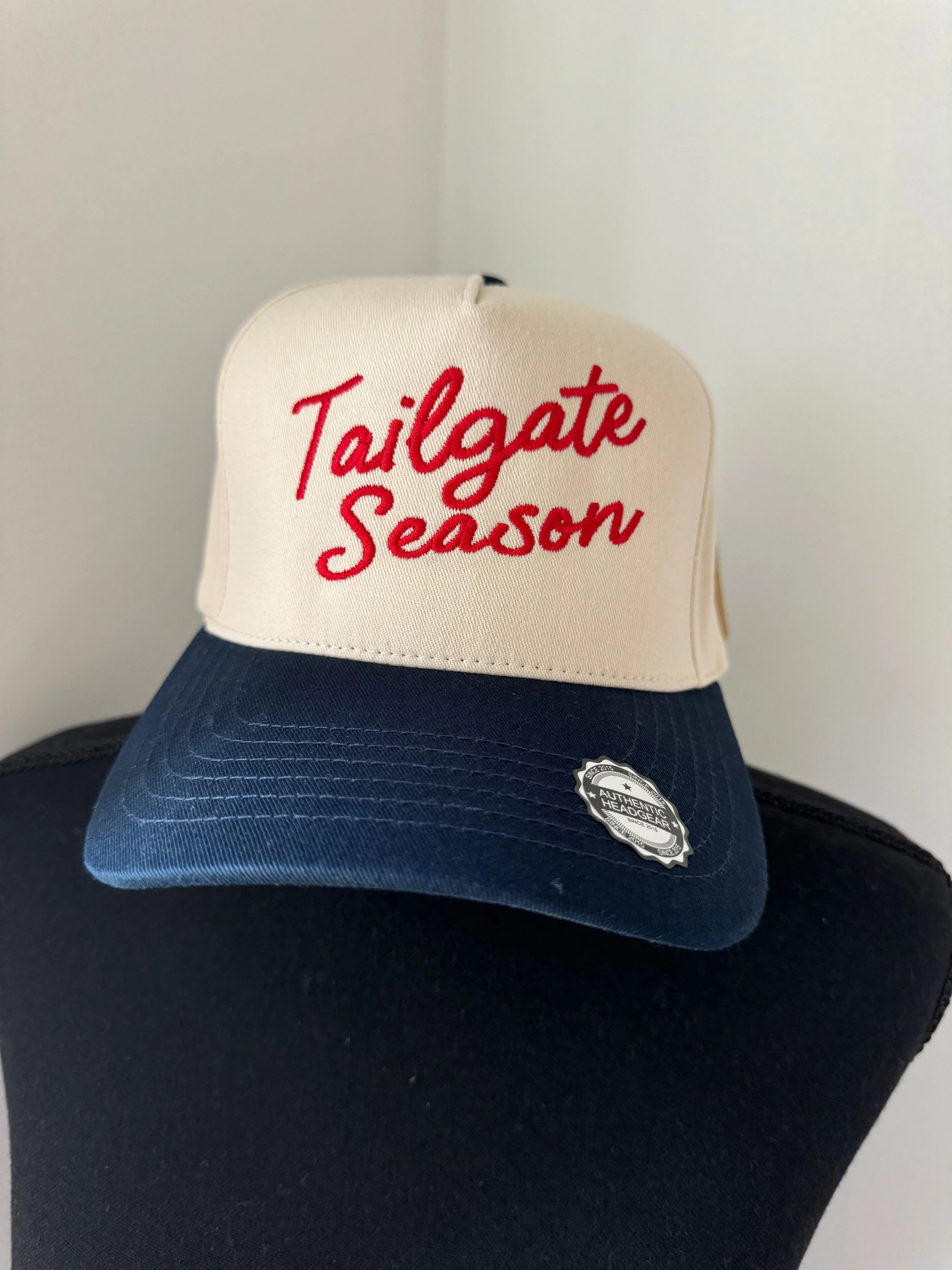 TAILGATE SEASON TRUCKER