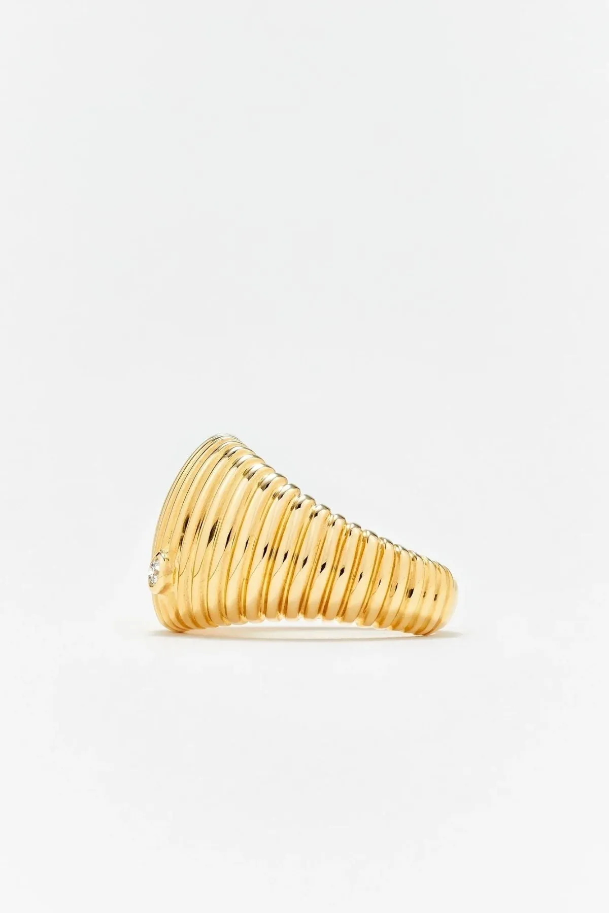 Yvonne Léon Chevalière Berlingot Diamond Ring - Yellow Gold